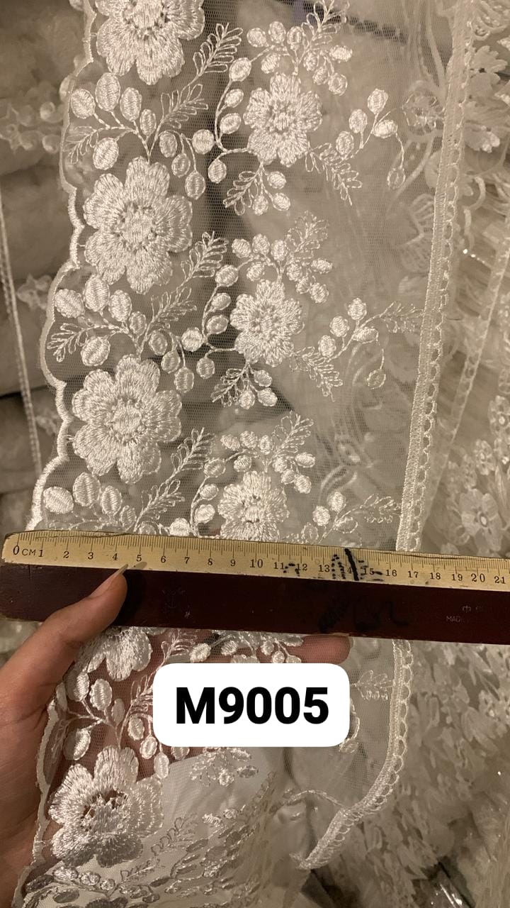 دانتيل عريض M9005