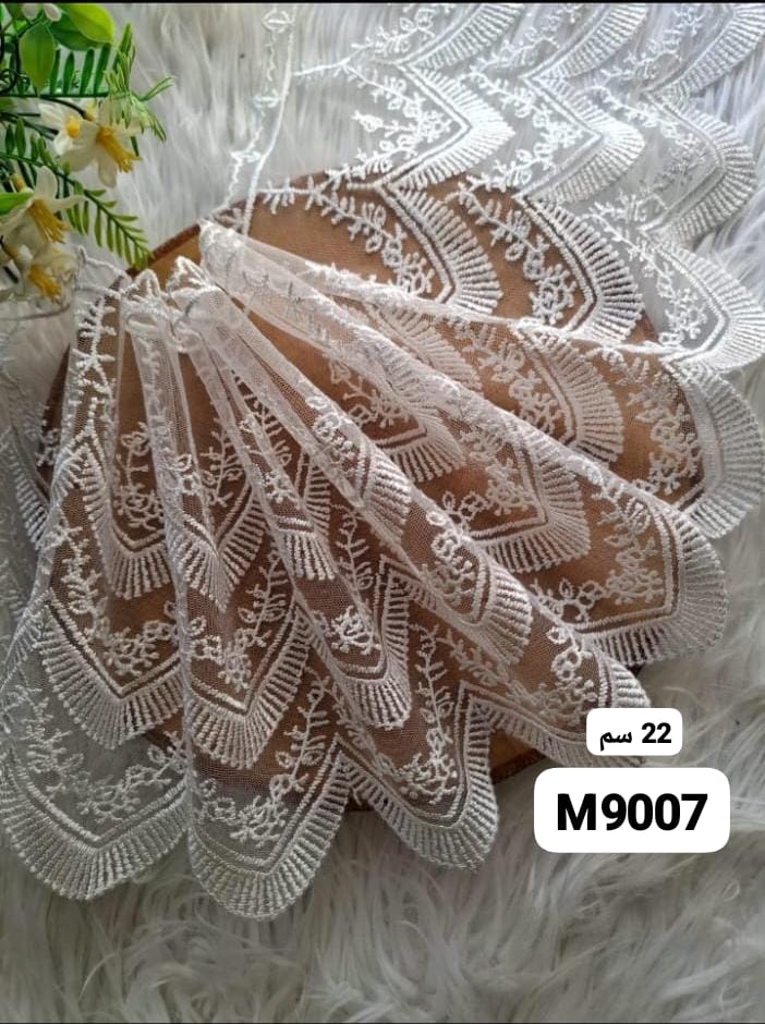 دانتيل عريض M9007