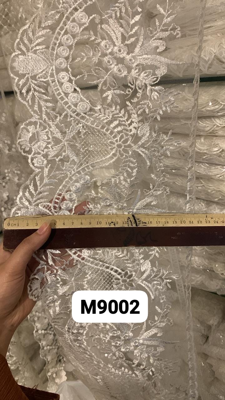دانتيل عريض M9002